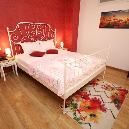 Flowers Apartments ทิมิชัวรา ภายนอก รูปภาพ